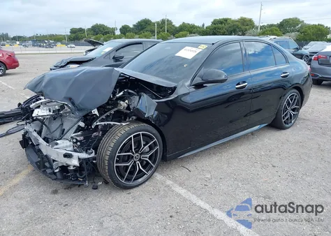 2024 Mercedes-Benz C 300 z USA, uszkodzony, nr VIN W1KAF4GBXRR231973